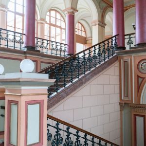 12. Moise Nicoară scări holul principal