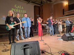Sfârșitul nu-i aici: la finalul primei ediții a Galei Poveste Folk de la Timișoara toți artiștii au cântat pe scenă (video)