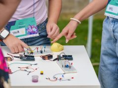 „Științescu” aprinde scânteia curiozității: 16 proiecte STEAM au ajuns în 44 de comunități din Arad, Hunedoara și Timiș