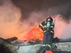 Incendiu violent la o casă, în a doua zi de Crăciun. 19 pompieri s-au luptat cu flăcările timp de șase ore