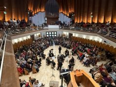 Celebrul violonistul maghiar Mága Zoltán a susținut un concert caritabil la Timișoara (video)