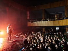 Formația Robin and the Backstabbers a susținut un moment în amintirea lui Artan, la concertul din Timișoara (video)