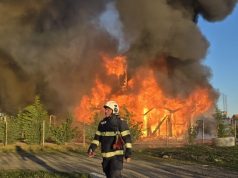 O biserică de lângă Timișoara a fost cuprinsă de flăcări în Săptămâna Mare. UPDATE Incendiul a fost lichidat (foto & video)